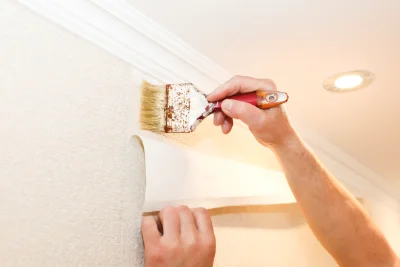 Pose de papier peint à Donges — revêtements muraux et toiles de verre